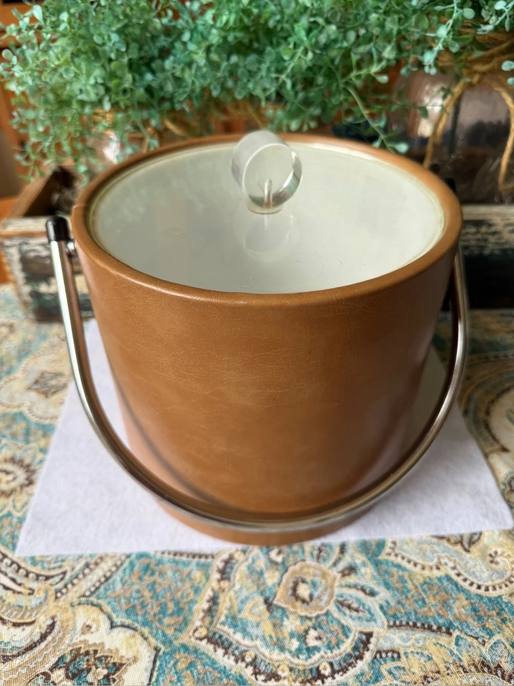 Mid Century Modern Naugahyde Ice Bucket Lucite Lid Chrome Handle Brown Barware